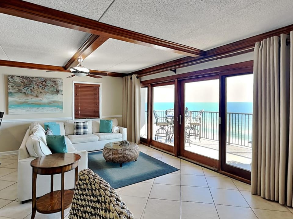 Balcony/Terrace, Living room, Seating area, Sea view, furniture