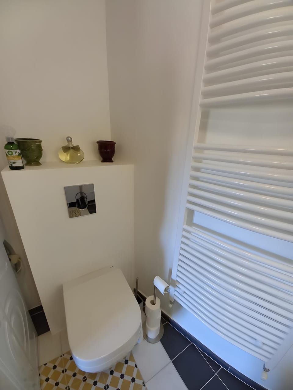 Bathroom, Living room