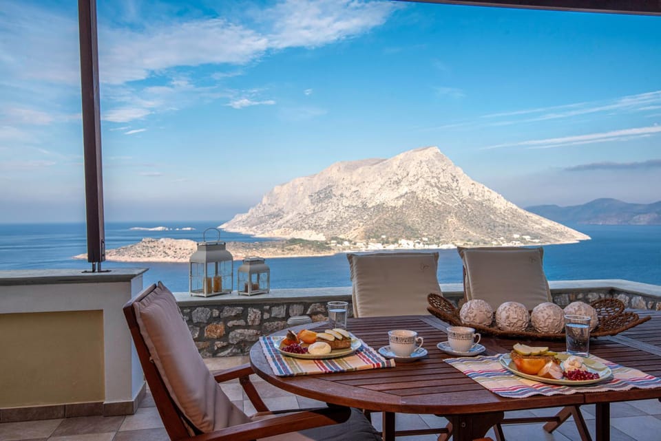 Day, Natural landscape, View (from property/room), Balcony/Terrace, Food and drinks, Seating area, Dining area, Food, Mountain view, Sea view, Breakfast, Continental breakfast
