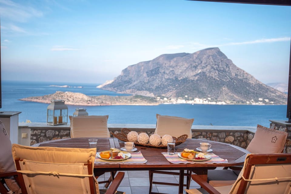 Nearby landmark, Day, Natural landscape, View (from property/room), Balcony/Terrace, Dining area, Food, Mountain view, Sea view