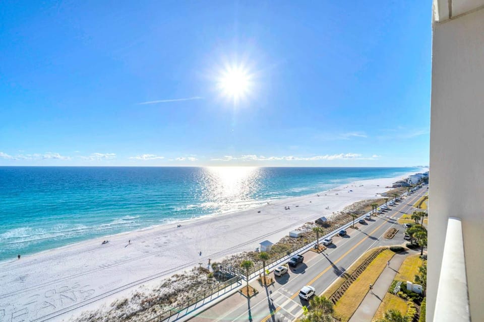 Let s Flamingle Brand New to Beach Reunion Gulf-Front House in Miramar Beach