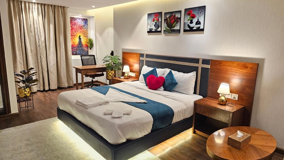 Bed, Seating area, Bedroom, towels