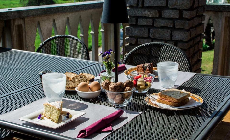 Food and drinks, Food, Breakfast, Continental breakfast