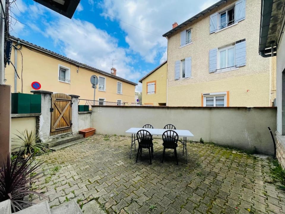 Cocon Lyon, terrasse, WIFI, bus Apartment in Lyon