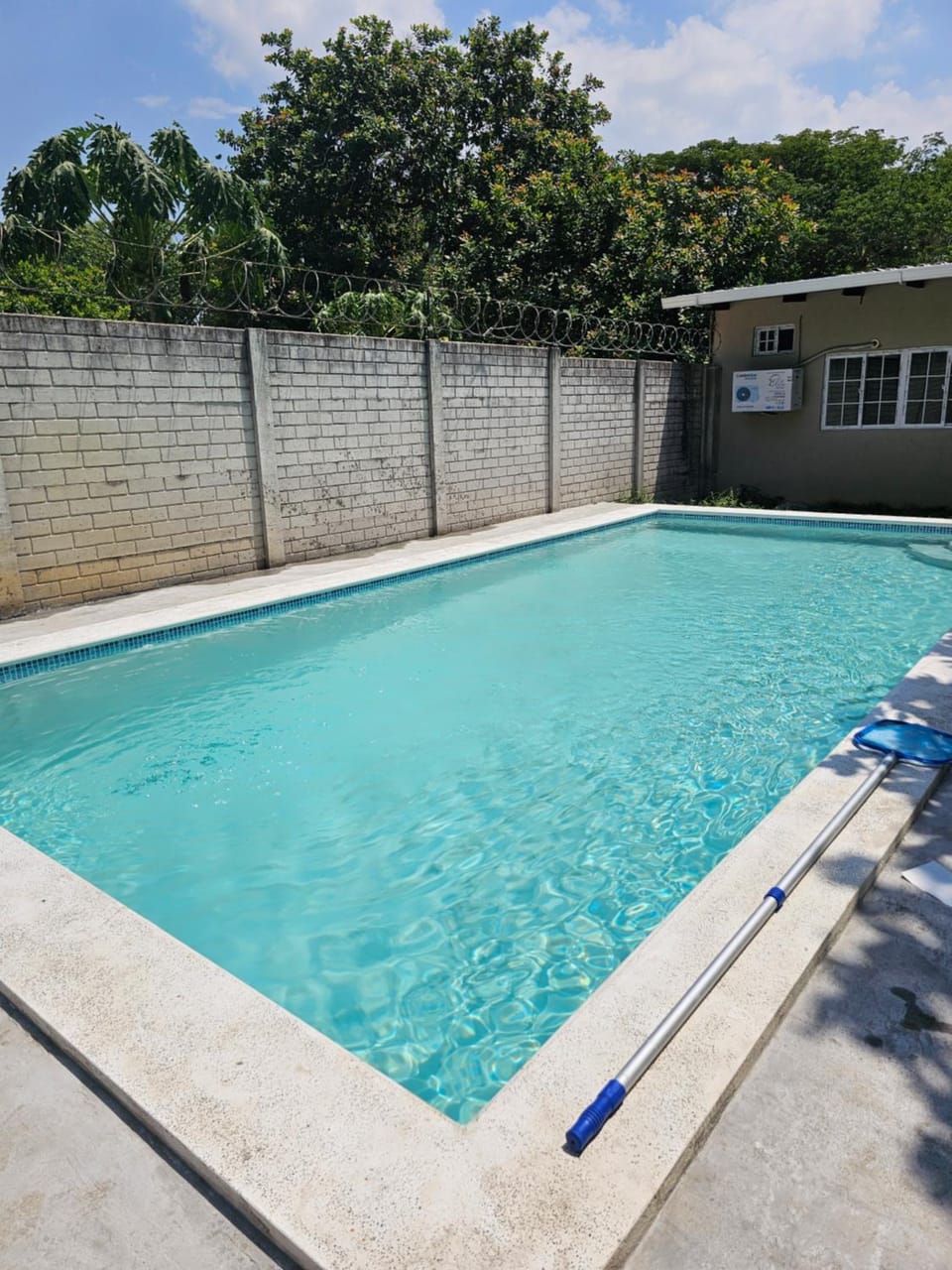 Honey Beach House Apartment in El Salvador