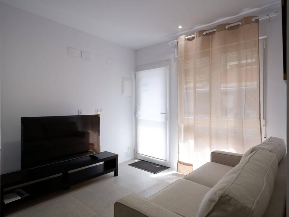 El Cabanyal Modern 2-Bedroom Apt by the Sea Apartment in Valencia