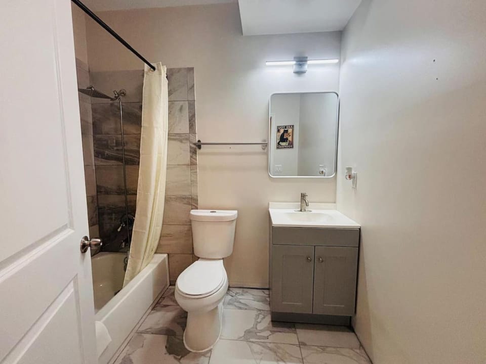 Spacious 3BR Terrace Apt Near LakePoint and Golf Apartment in Acworth