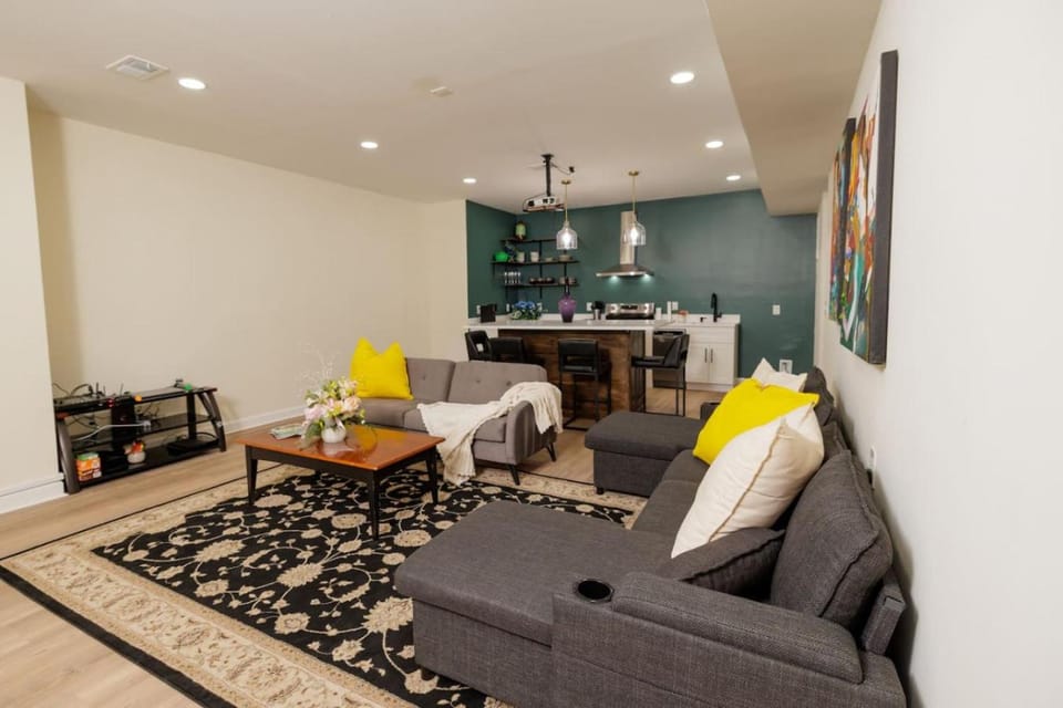 Spacious 3BR Terrace Apt Near LakePoint and Golf Apartment in Acworth