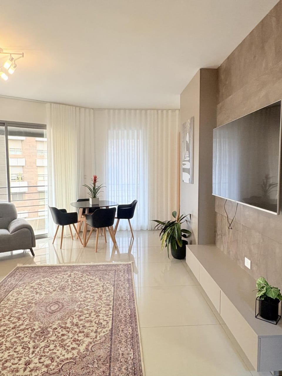 TV and multimedia, Living room