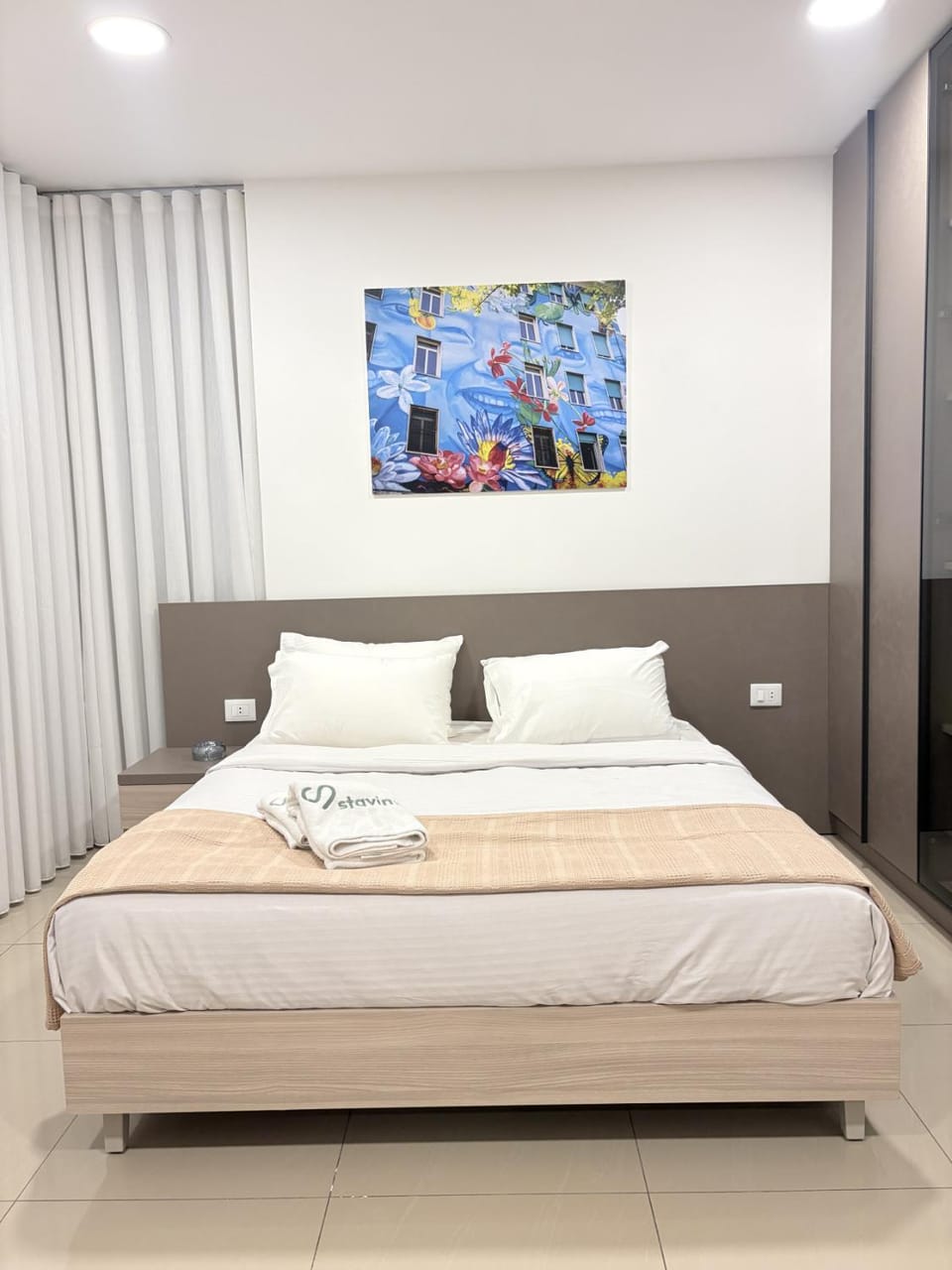 Bed, Photo of the whole room, Bedroom