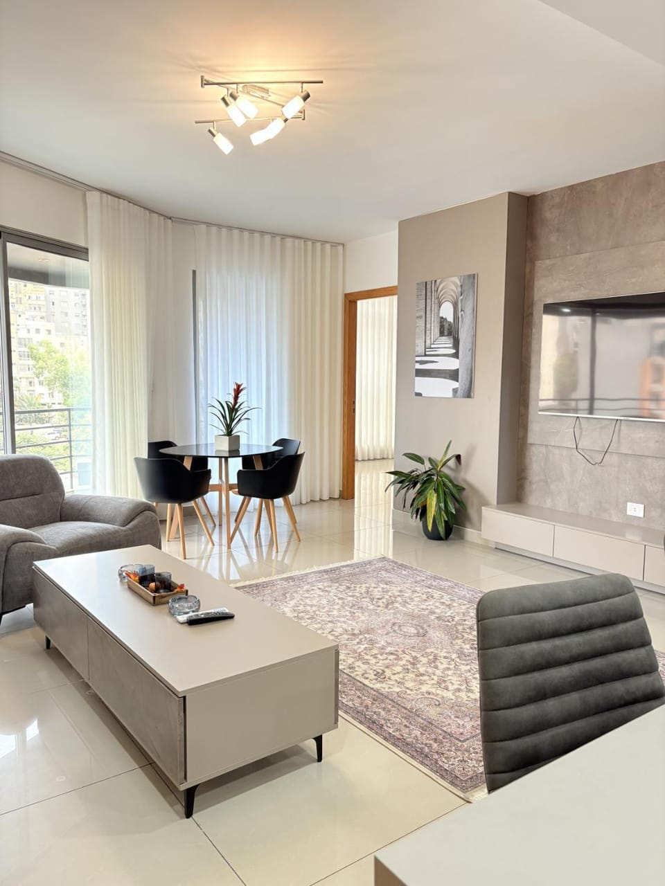 Living room, Dining area
