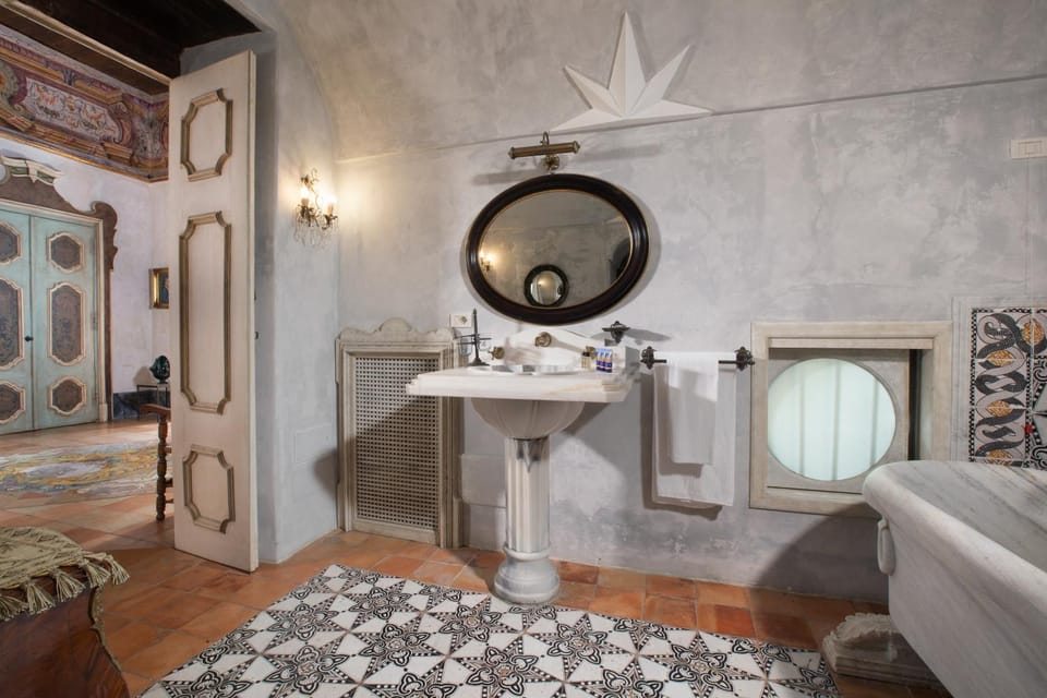 Bathroom, Bath