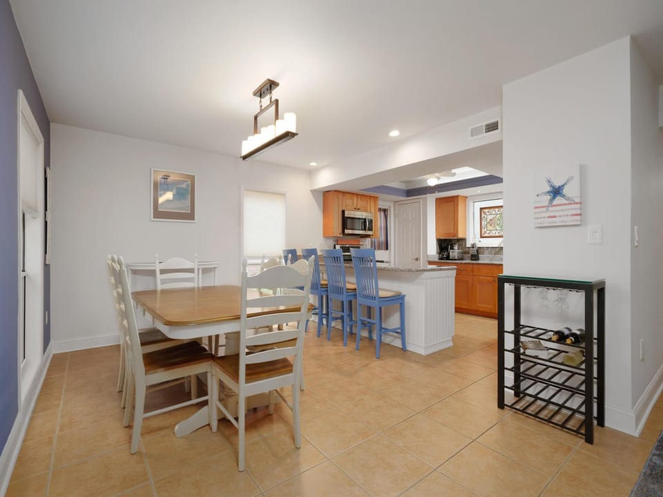 Kitchen or kitchenette, Dining area, furniture, microwave
