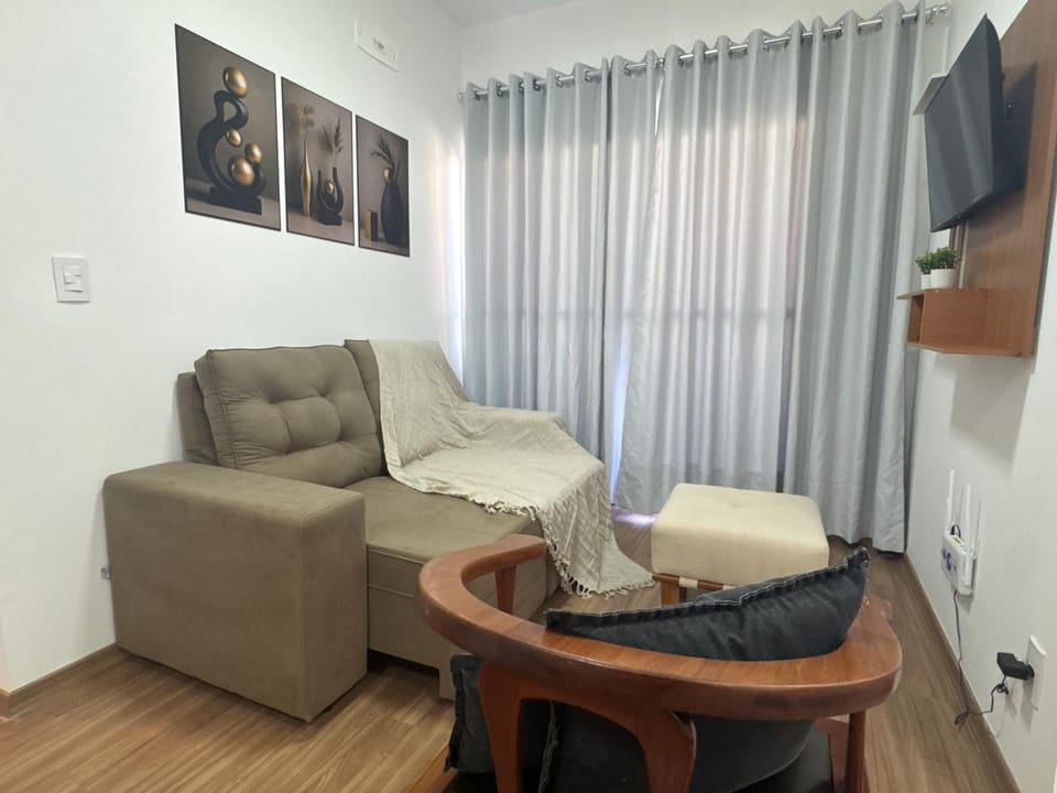 Apto com piscina | Suíte, ar e escritório Apartment in State of Paraná