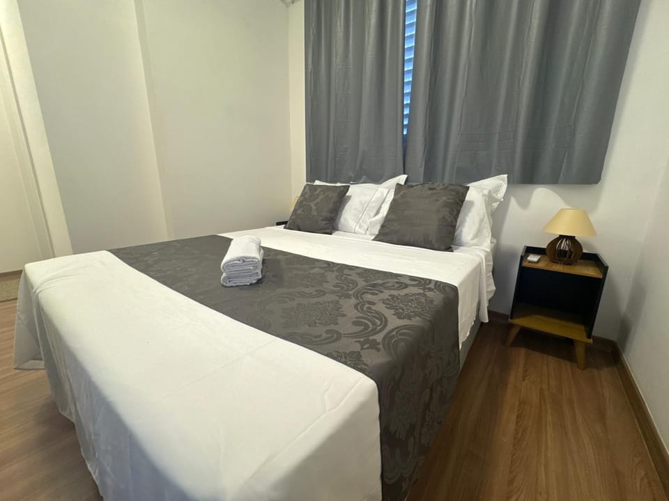 Apto com piscina | Suíte, ar e escritório Apartment in State of Paraná