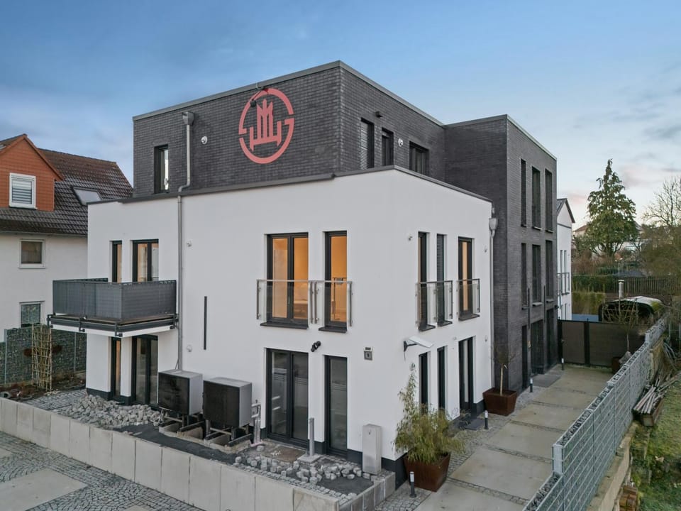 Property building, Neighbourhood
