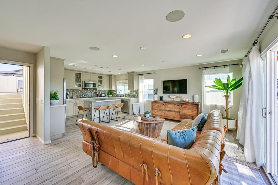 1 Mi to Beach! San Clemente Gem w/ Rooftop Patios House in San Clemente
