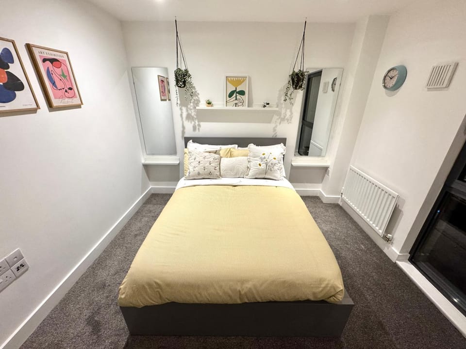 Bed, Bedroom