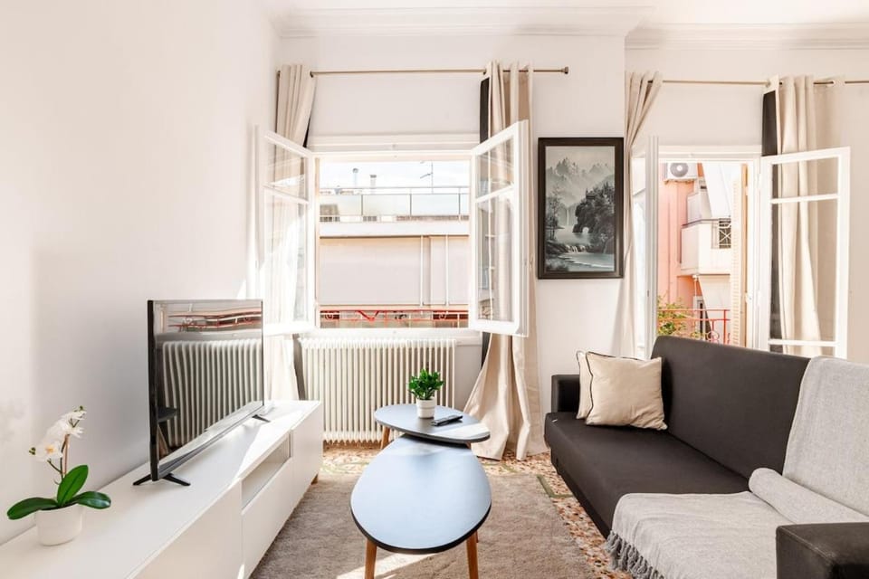 Living room, Seating area, internet