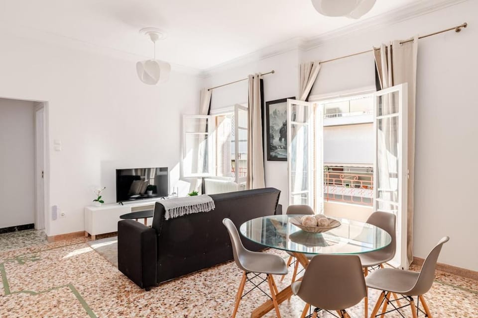 Living room, Seating area, Dining area