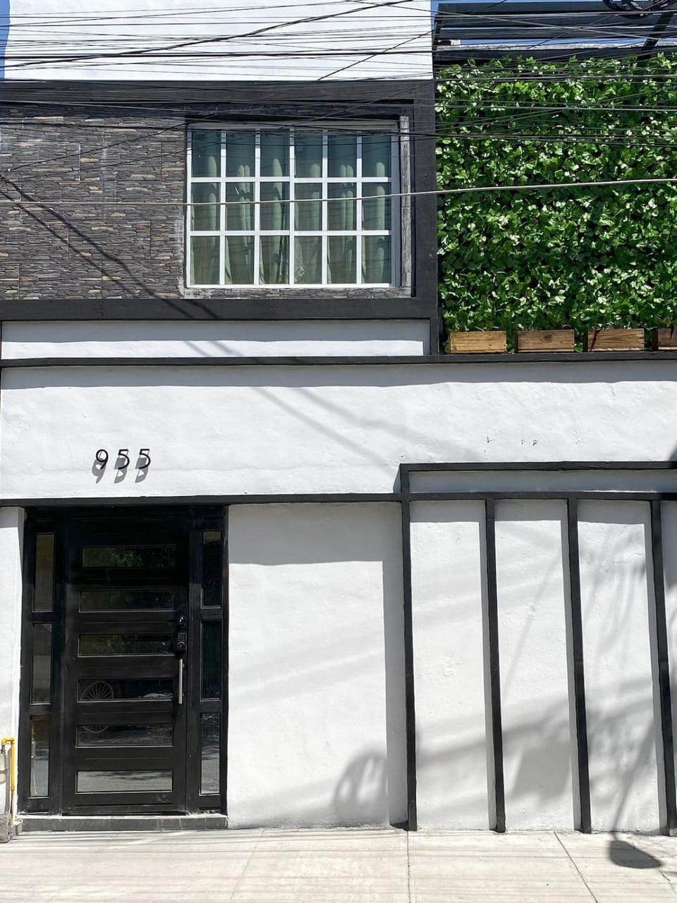 Facade/entrance