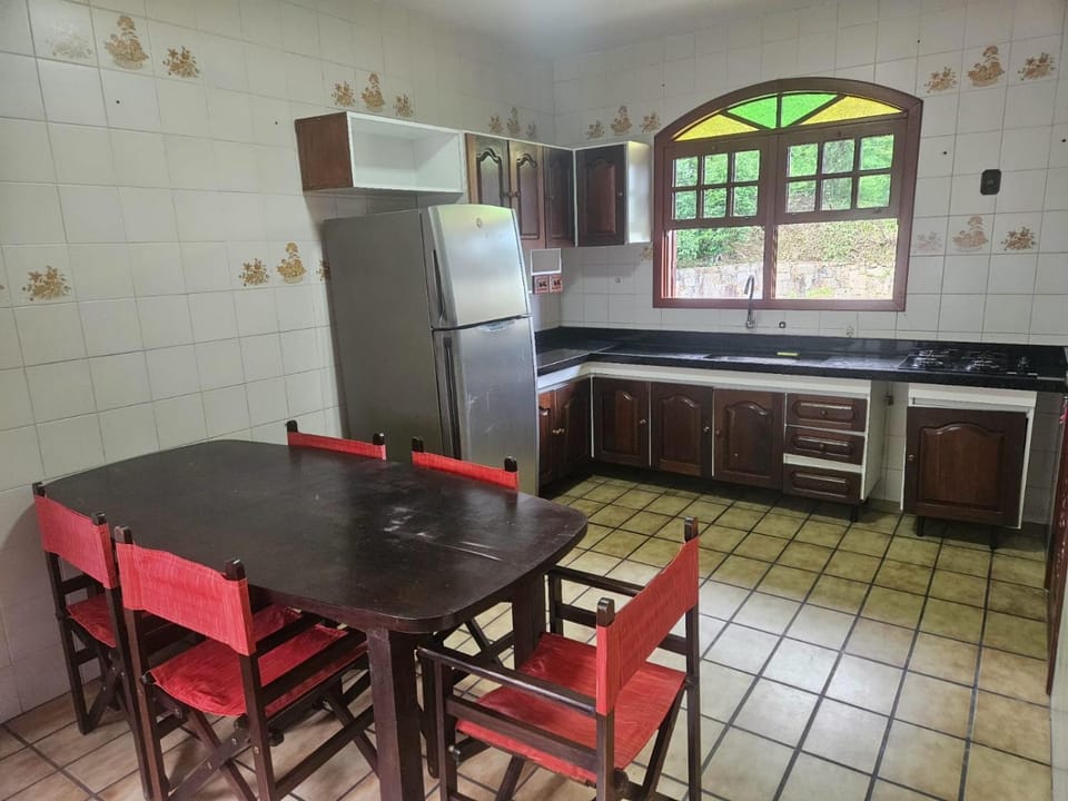 Casa 5 quartos com AC e 800m da praia de Canasvieiras House in Florianopolis