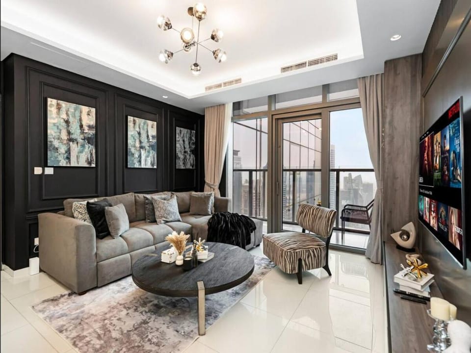 Communal lounge/ TV room, TV and multimedia, Living room, Seating area, Evening entertainment