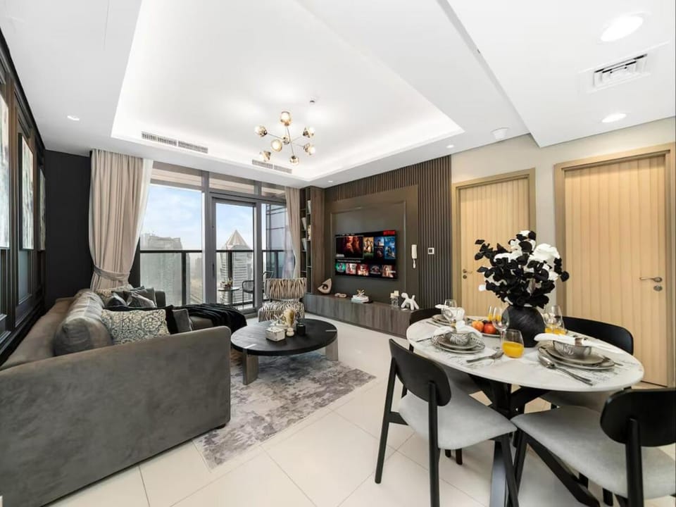 TV and multimedia, Living room, Food and drinks, Dining area