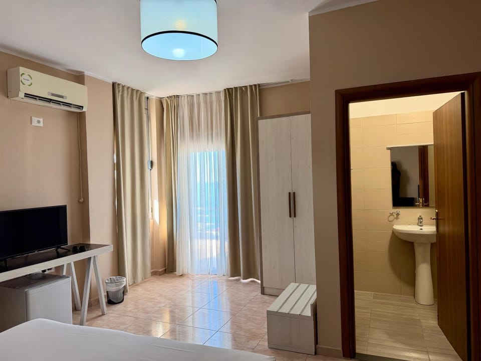 TV and multimedia, air conditioner