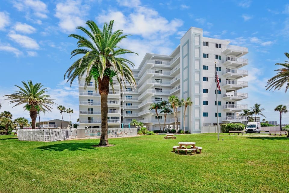 Jamaica Royale 703 Apartment in Siesta Beach