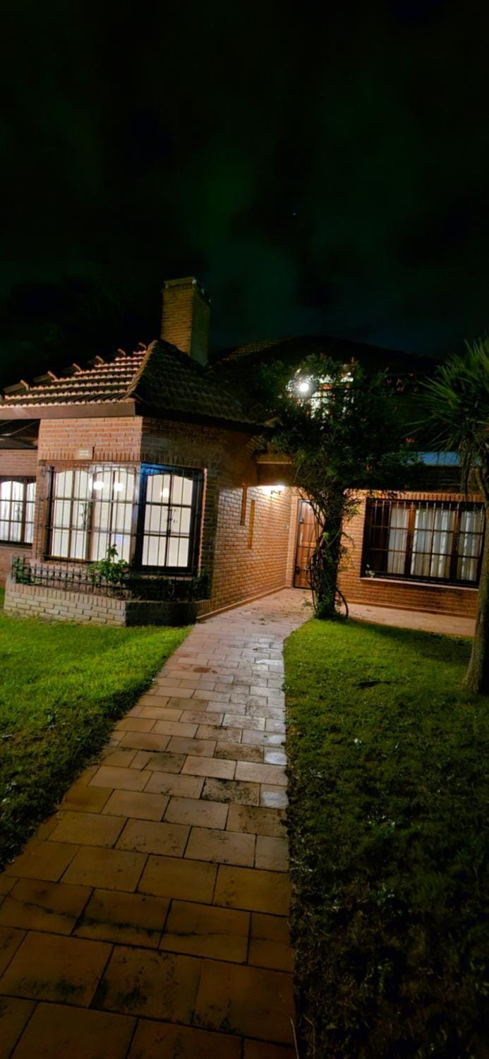 Casa Tinta Roja 1 House in Villa Gesell