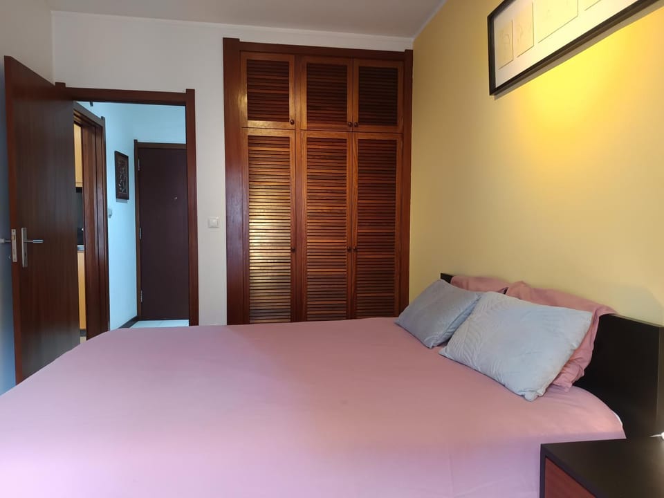 Bed, Photo of the whole room, Bedroom, wardrobe