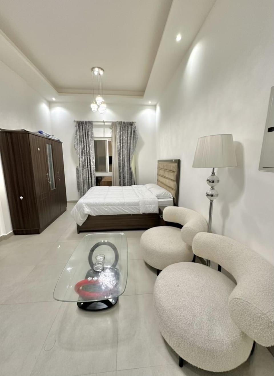Bed, Photo of the whole room, Seating area, wardrobe