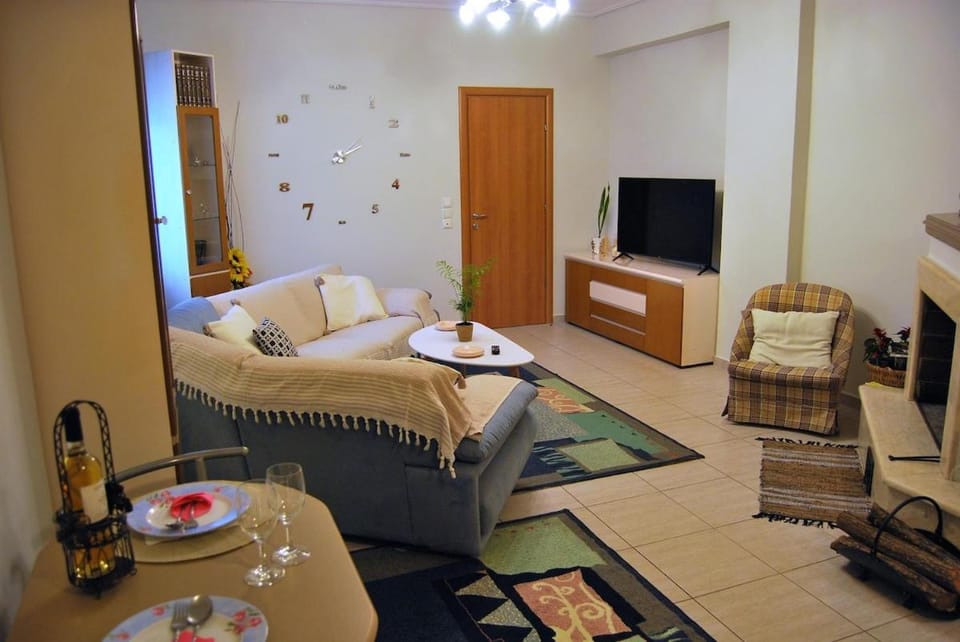 TV and multimedia, Inner courtyard view, fireplace