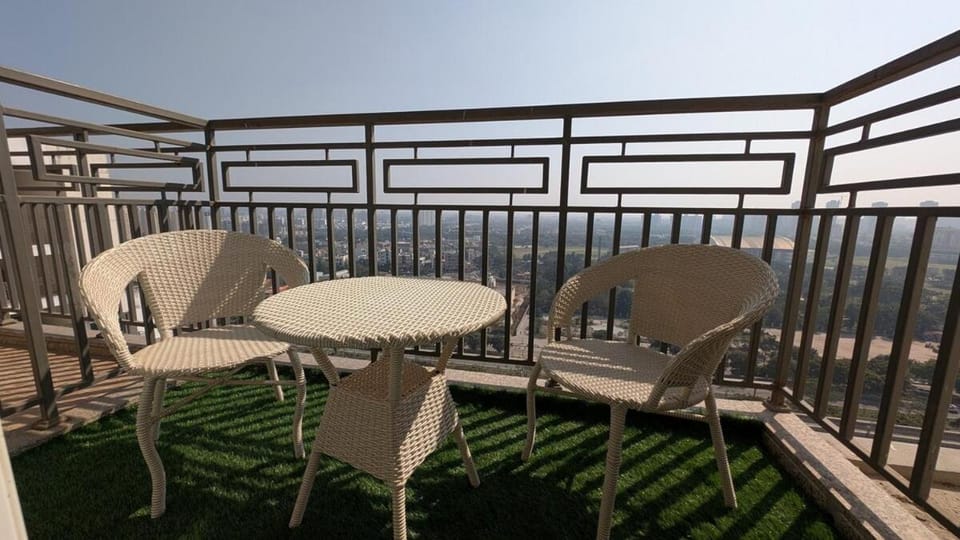 Creative Stays Luxury Studio near Expo Mart Apartment in Haryana
