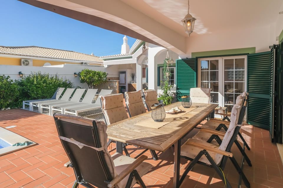 Villa Majoka, 4 Bedroom Private Villa Villa in Lagos