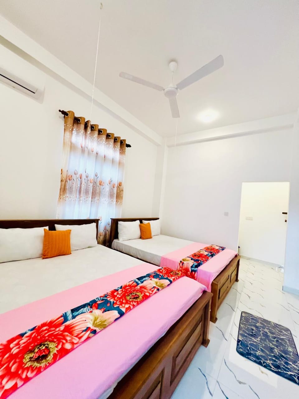 Photo of the whole room, air conditioner