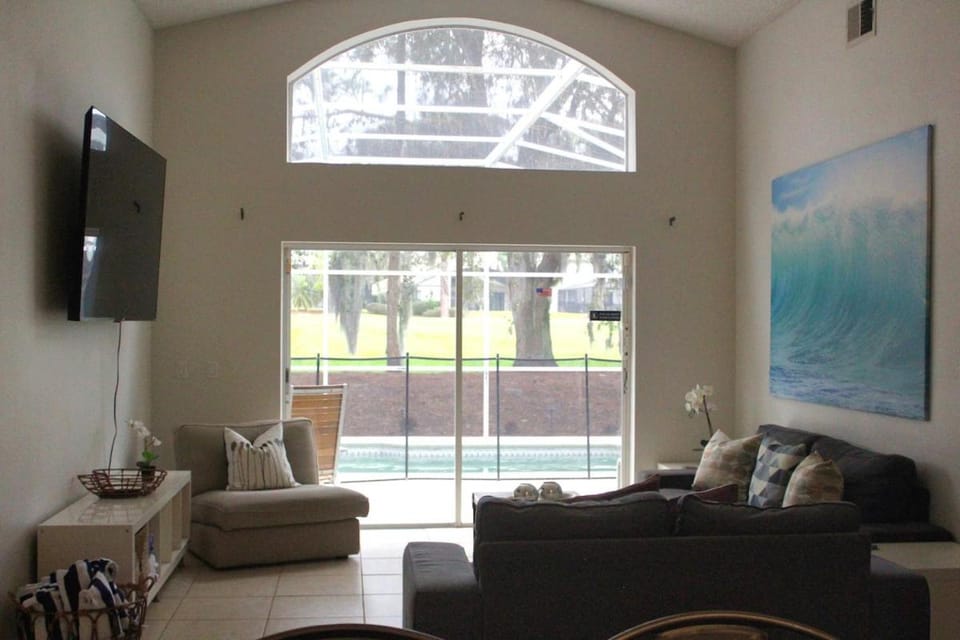 Family-Friendly 5BR Home Near Disney & Legoland House in Haines City