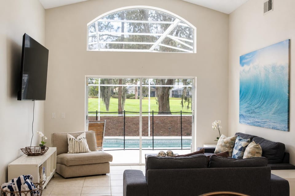 Family-Friendly 5BR Home Near Disney & Legoland House in Haines City