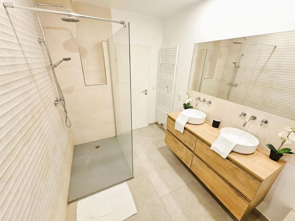 Urban Calm 2BR Apartment with parking space Apartment in Luxembourg