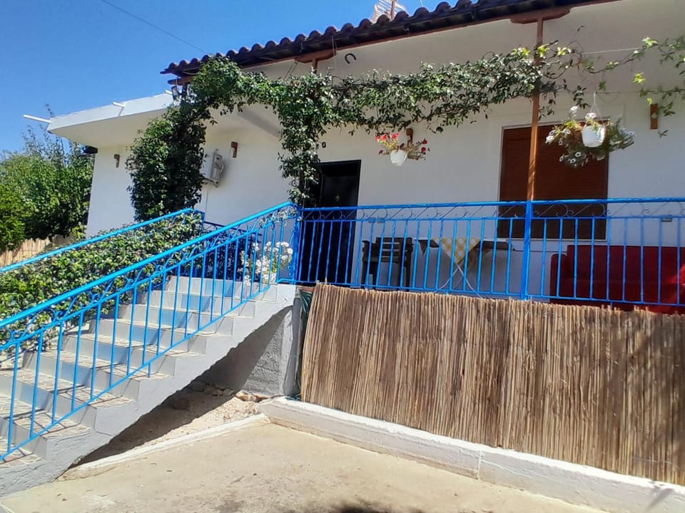 Property building, Day, View (from property/room), Balcony/Terrace