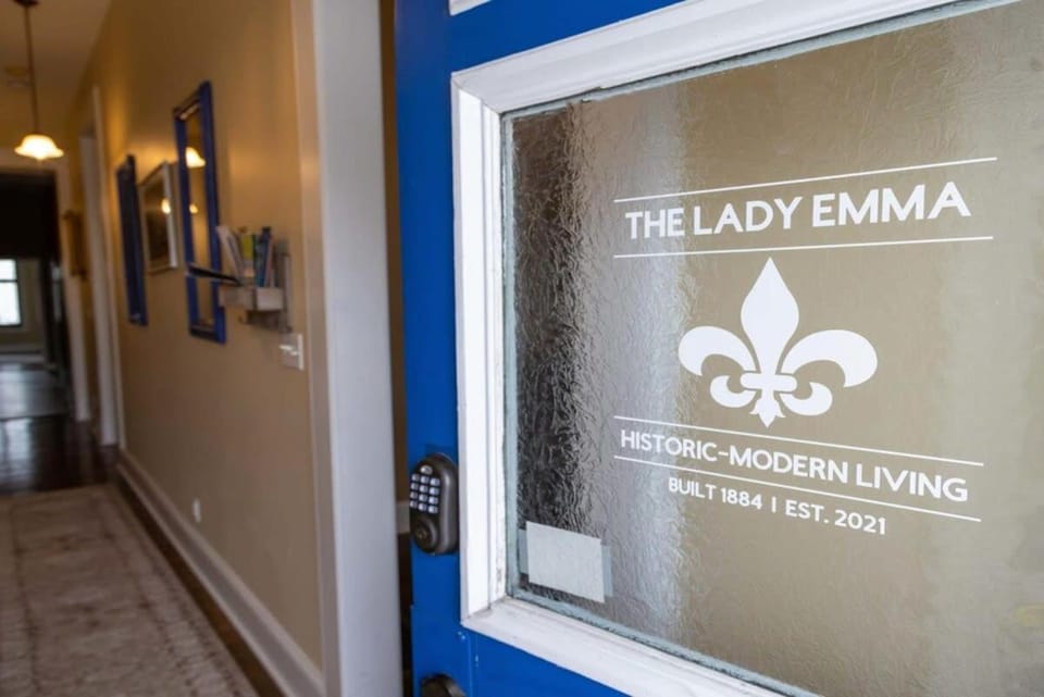The Lady Emma Lafayette Park with Bowling ABODEbucks House in Saint Louis
