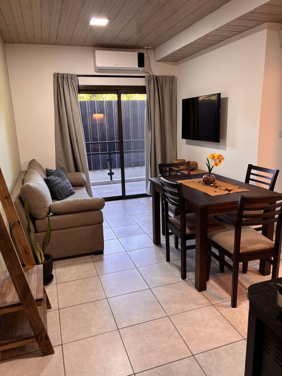 Living room, Dining area