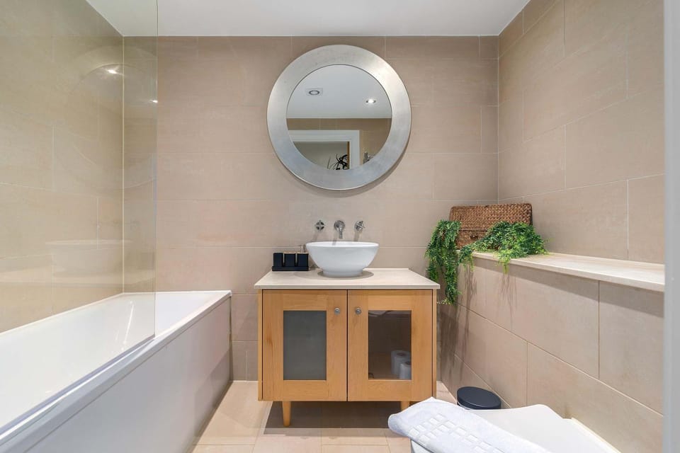 Bathroom, Decorative detail, Bath, towels
