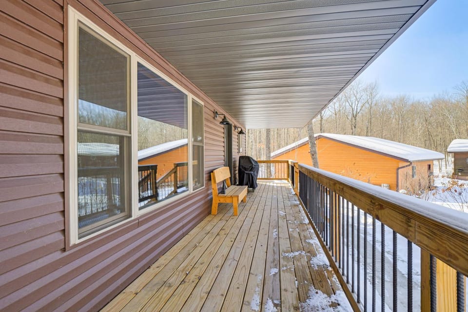 Northwoods Escape: Relaxing Retreat w/ Deck House in Lac Courte Oreilles