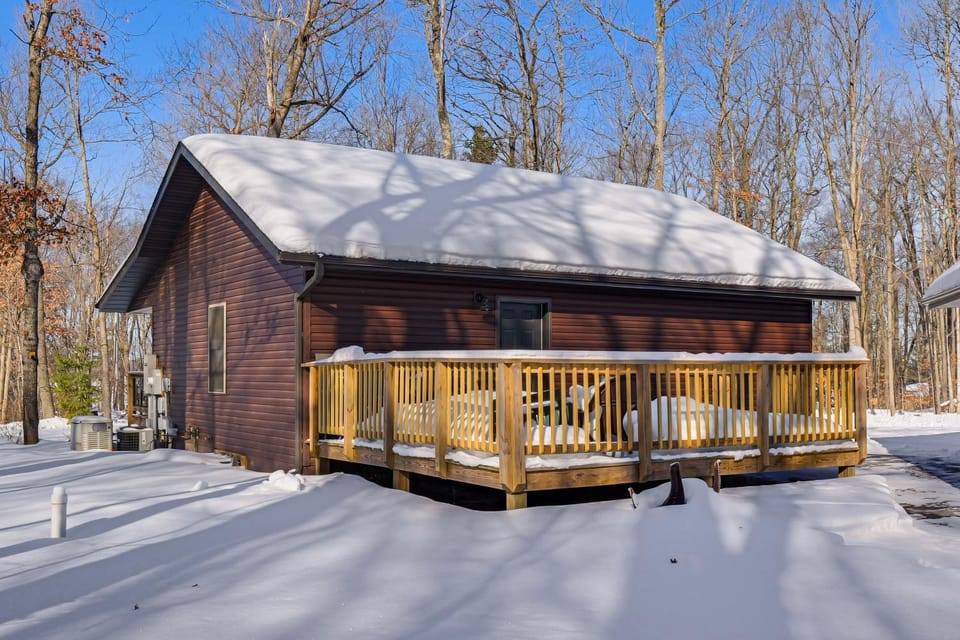 Northwoods Escape: Relaxing Retreat w/ Deck House in Lac Courte Oreilles