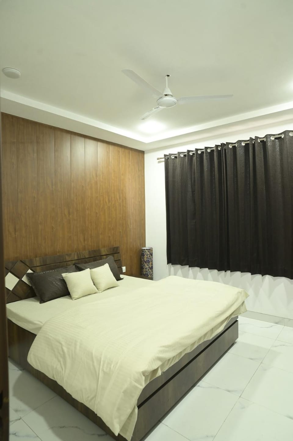 Velvet Keys Spacious 2BHK in Model Town Apartment in Jaipur