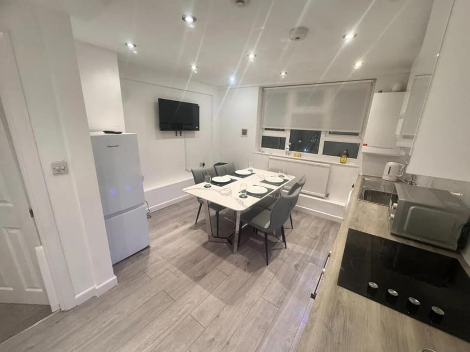 Finsbury Park City Escape Apartment in London Borough of Islington