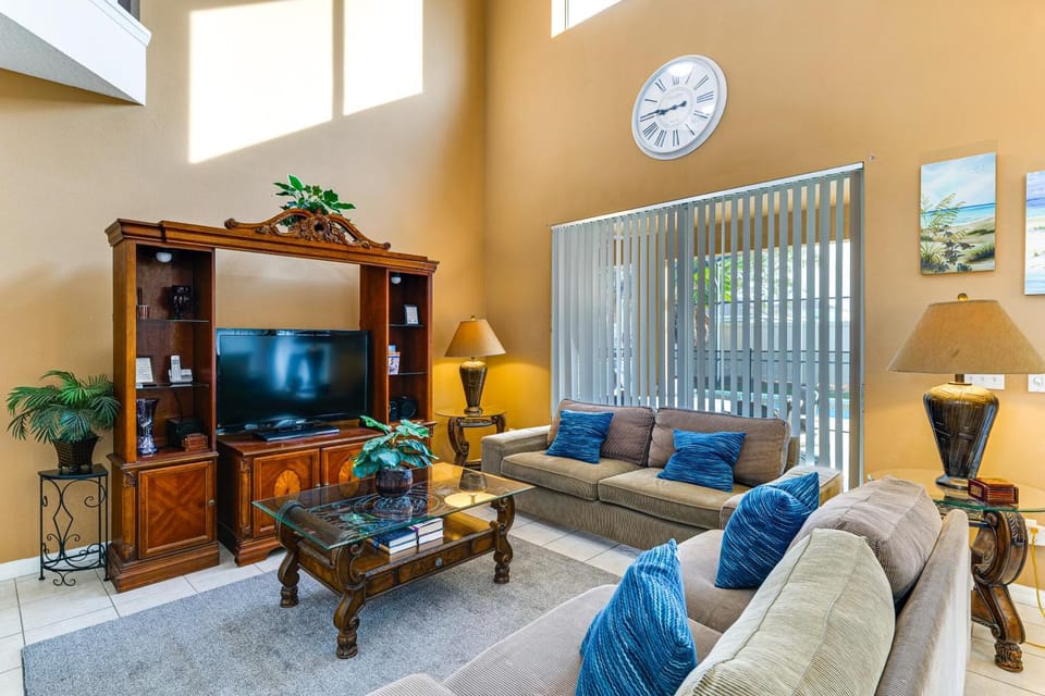 Pool, Spa & Patio! Spacious Villa Near WDW House in Four Corners