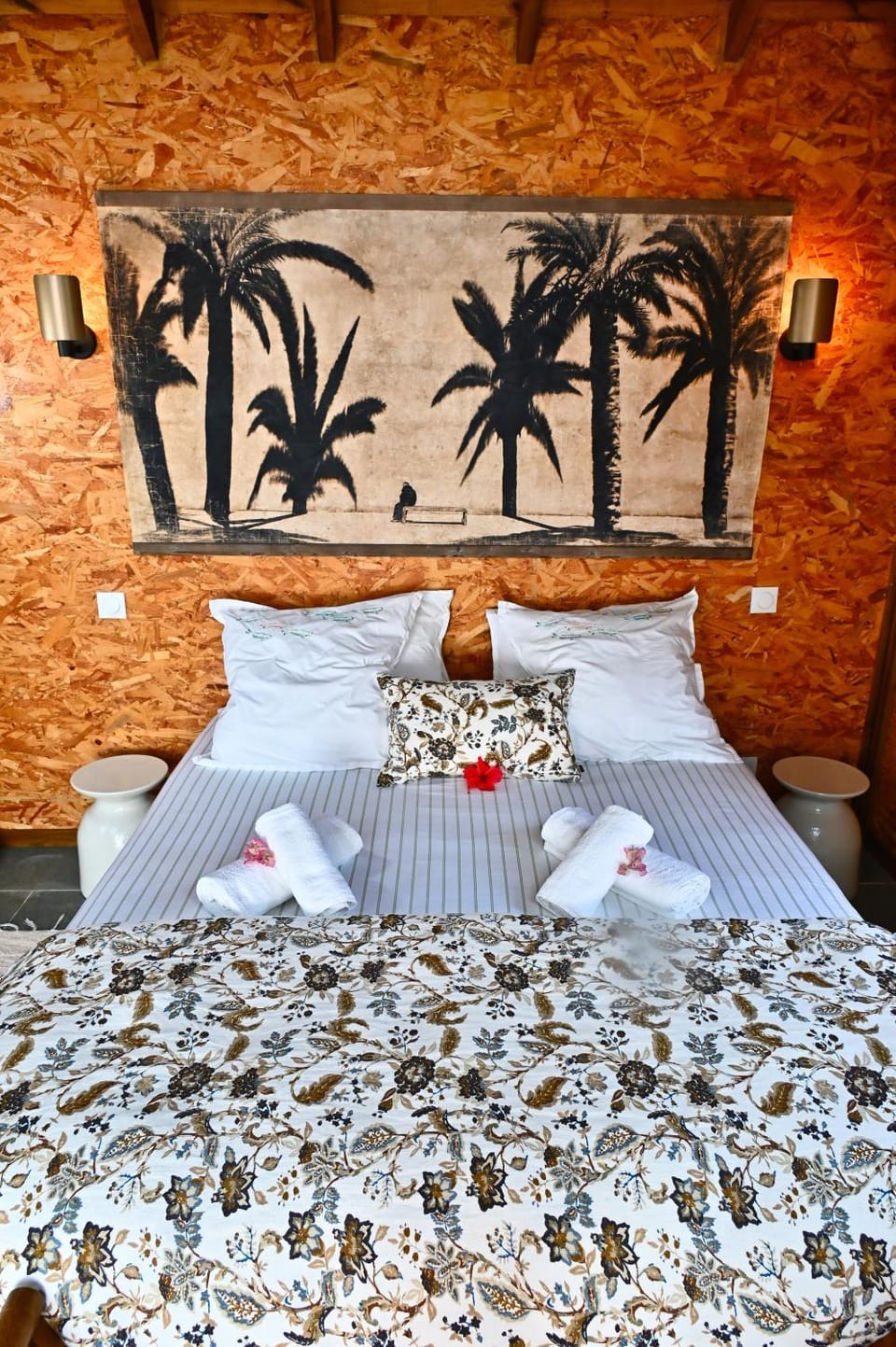 Bed, Decorative detail, Bedroom